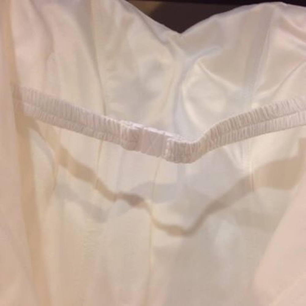 Dress - Picture 7 of 7